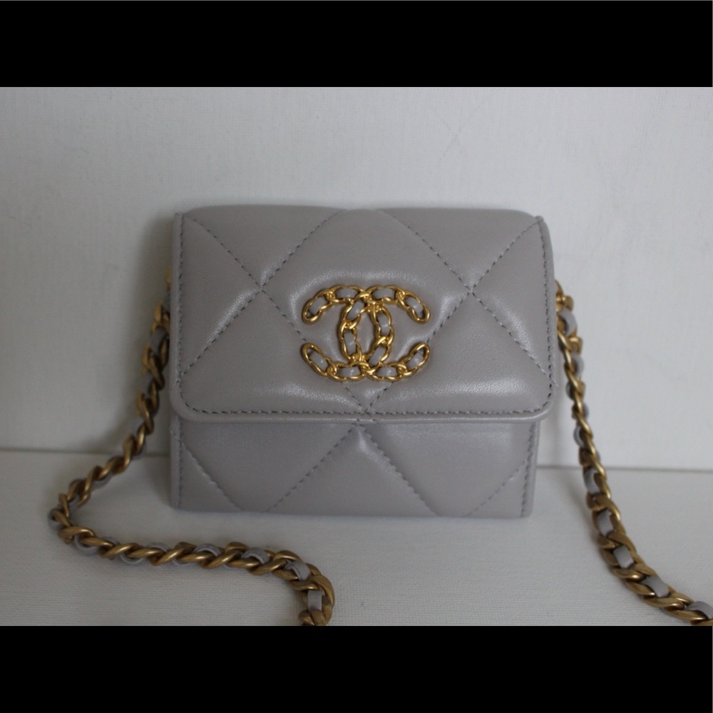 21A Grey Chanel Coin Purse